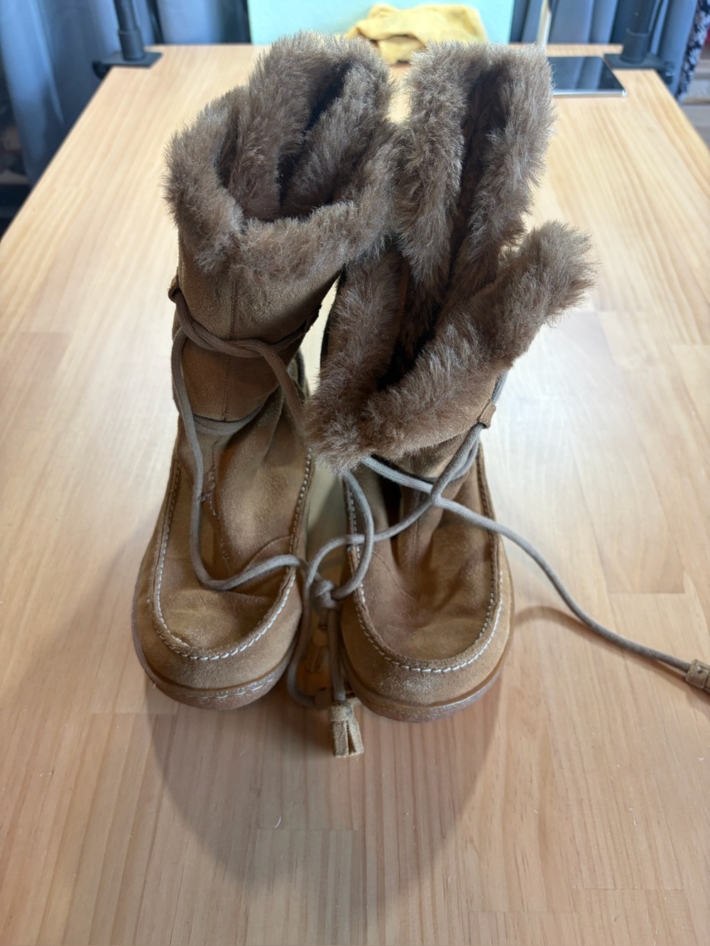 Camper Brown Suede Fur-Lined Lace-Up Winter Boots A5